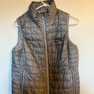 Patagonia vest- gray- Md